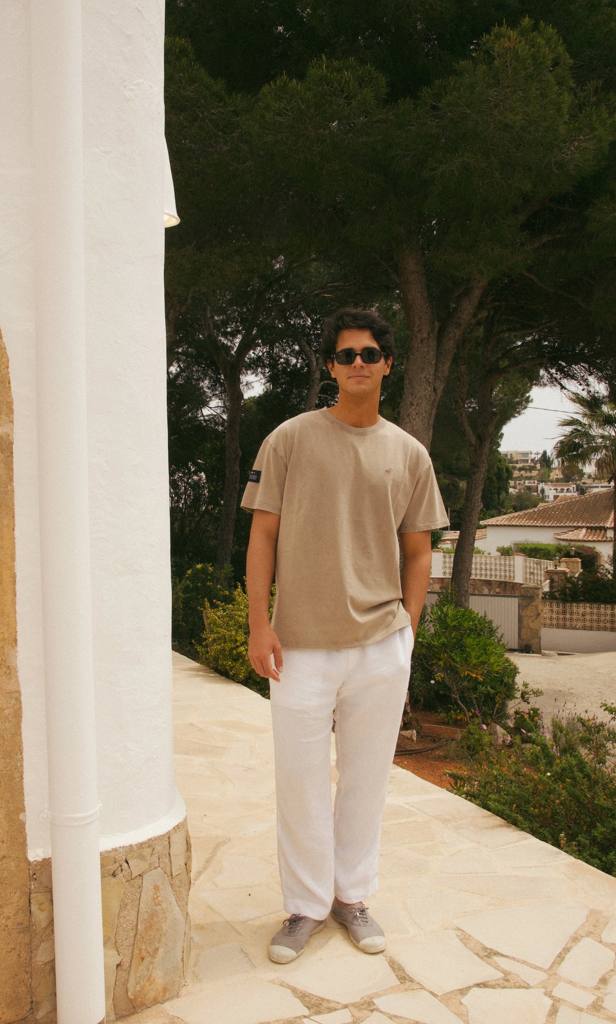 NEUTRAL FEEL